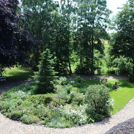 Erlenhof-steinau-fachwerkhaus-mit-reetdach