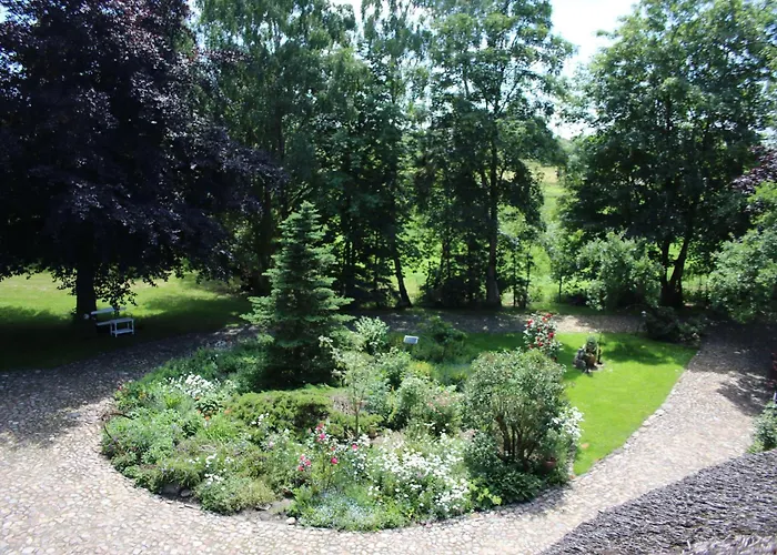 Erlenhof-steinau-fachwerkhaus-mit-reetdach